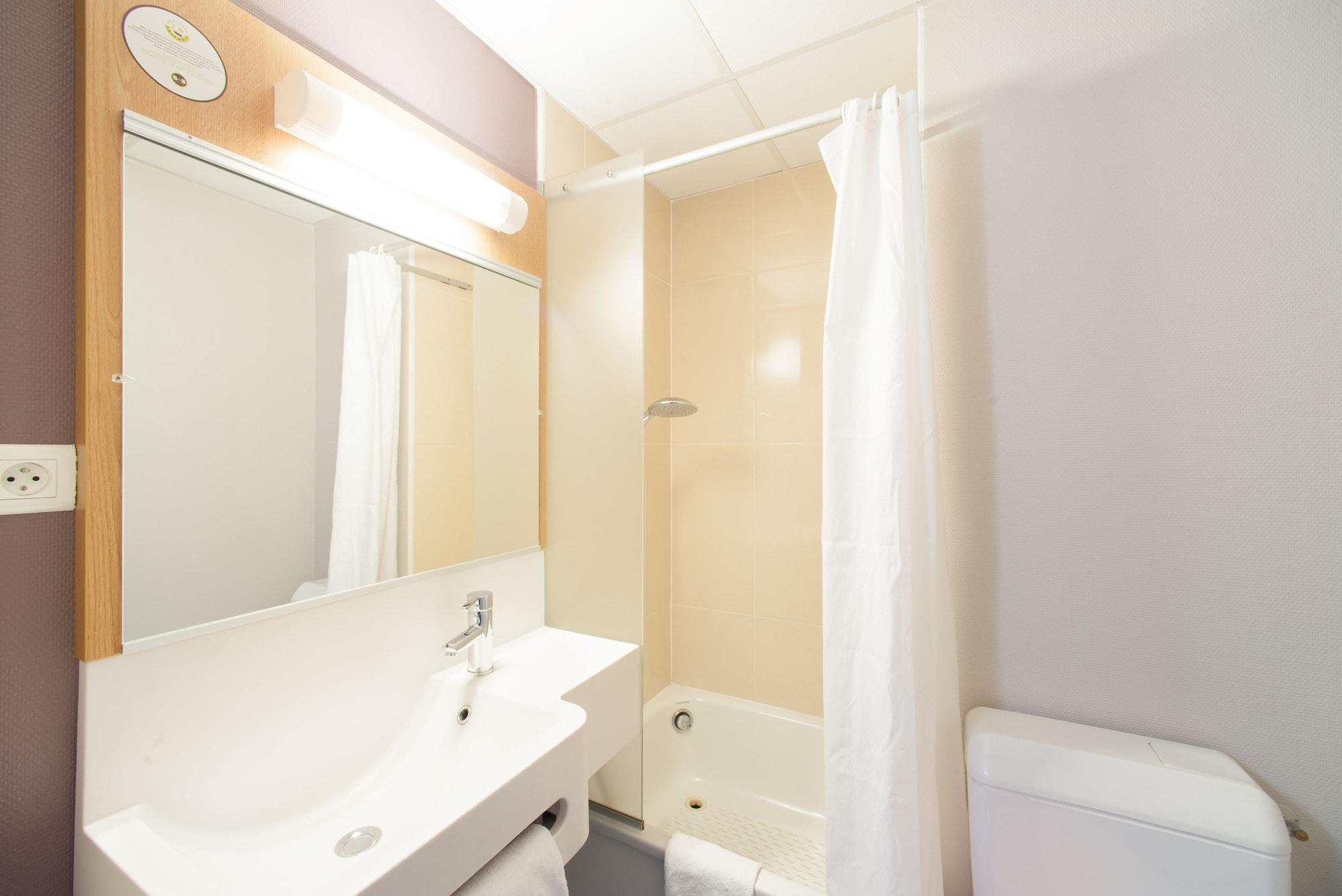 B&B Hotel Cholet Sud Buitenkant foto