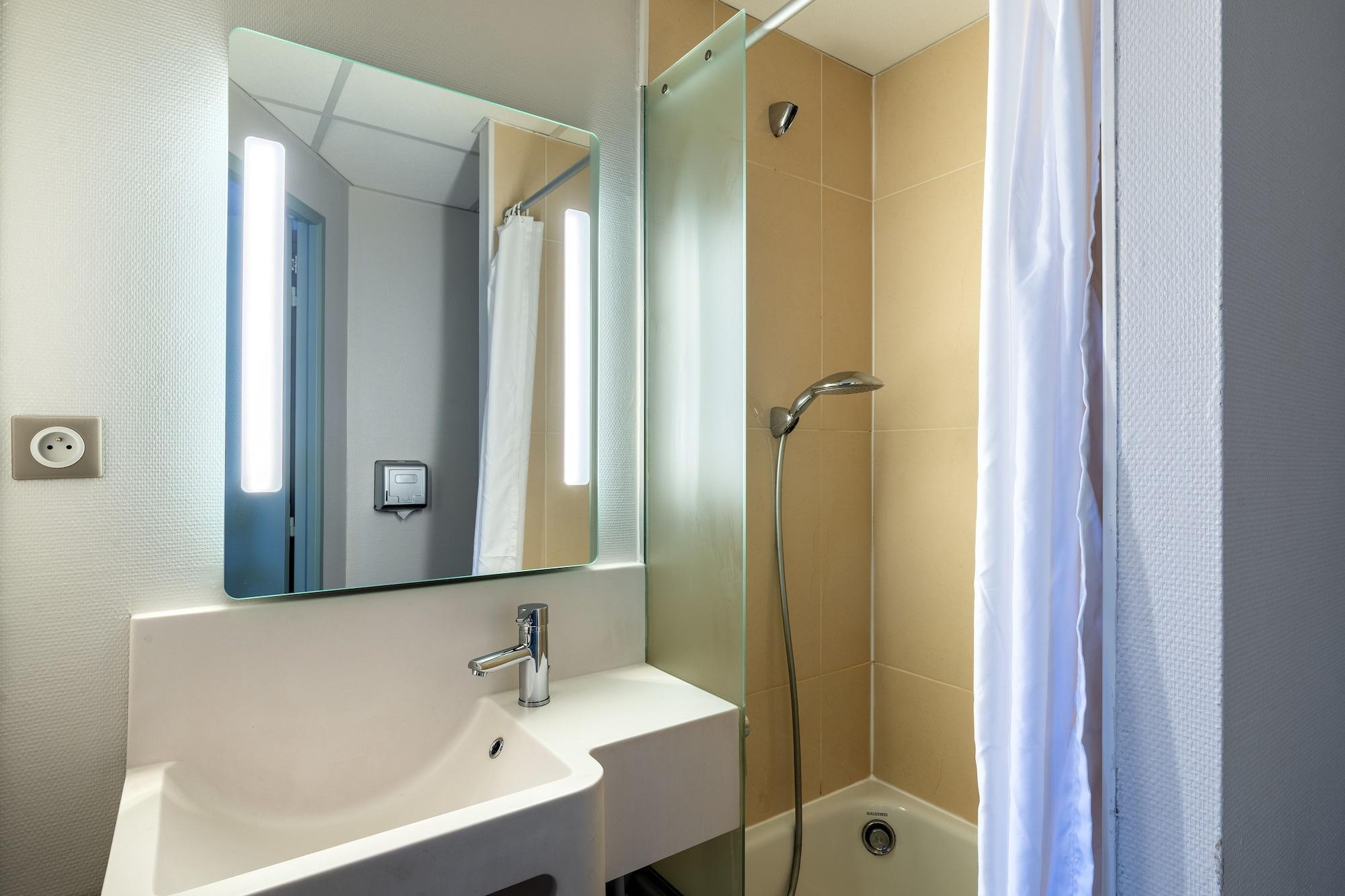 B&B Hotel Cholet Sud Buitenkant foto